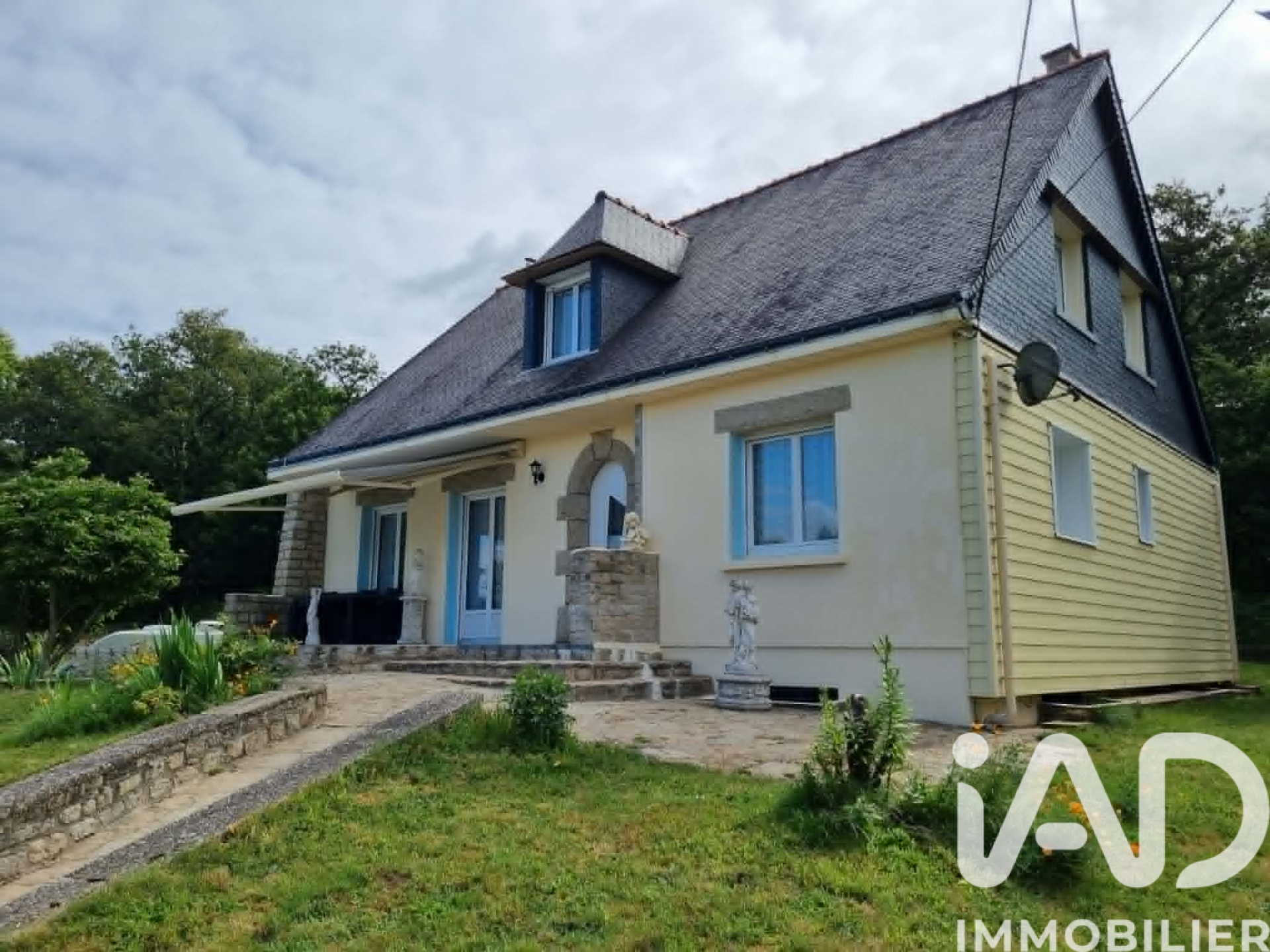 Maison à vendre à Guern — 323 500 € — IAD France