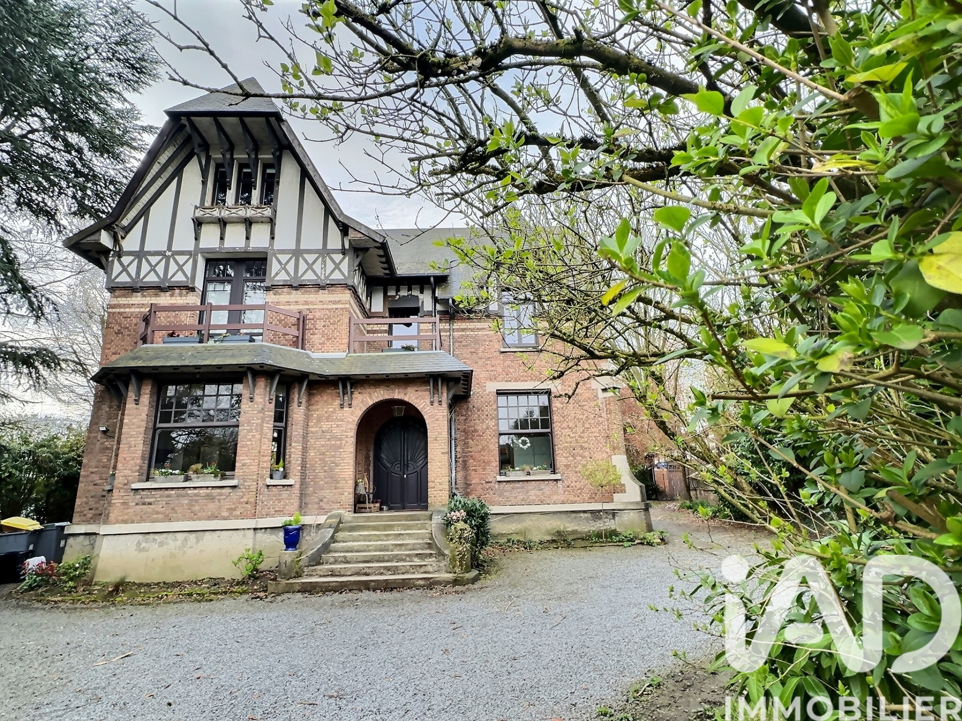 Maison à vendre à Roncq — 725 000 € — IAD France