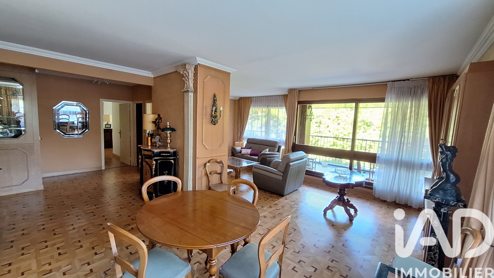 Appartement à vendre à Le Chesnay — 375 000 € — IAD France