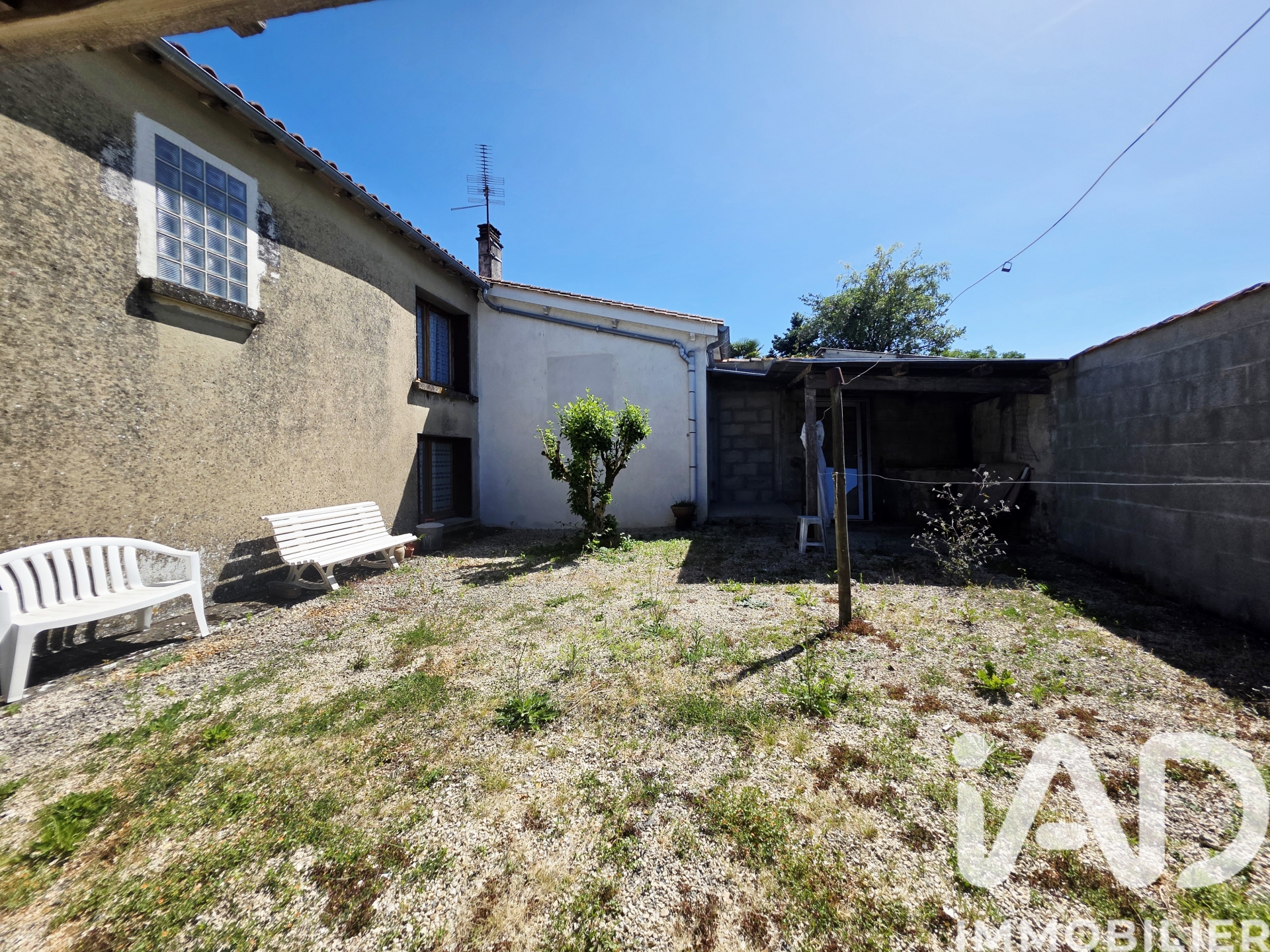 Vente maison à Verdille (16140) : maison de village 6 pièces 98 m² — 13