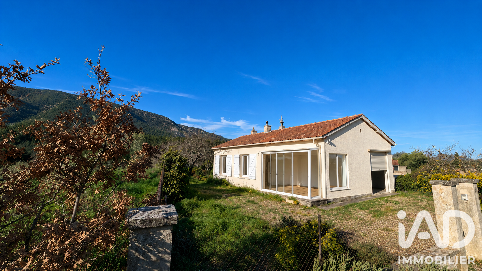 Maison à vendre à Maubec — 355 000 € — IAD France