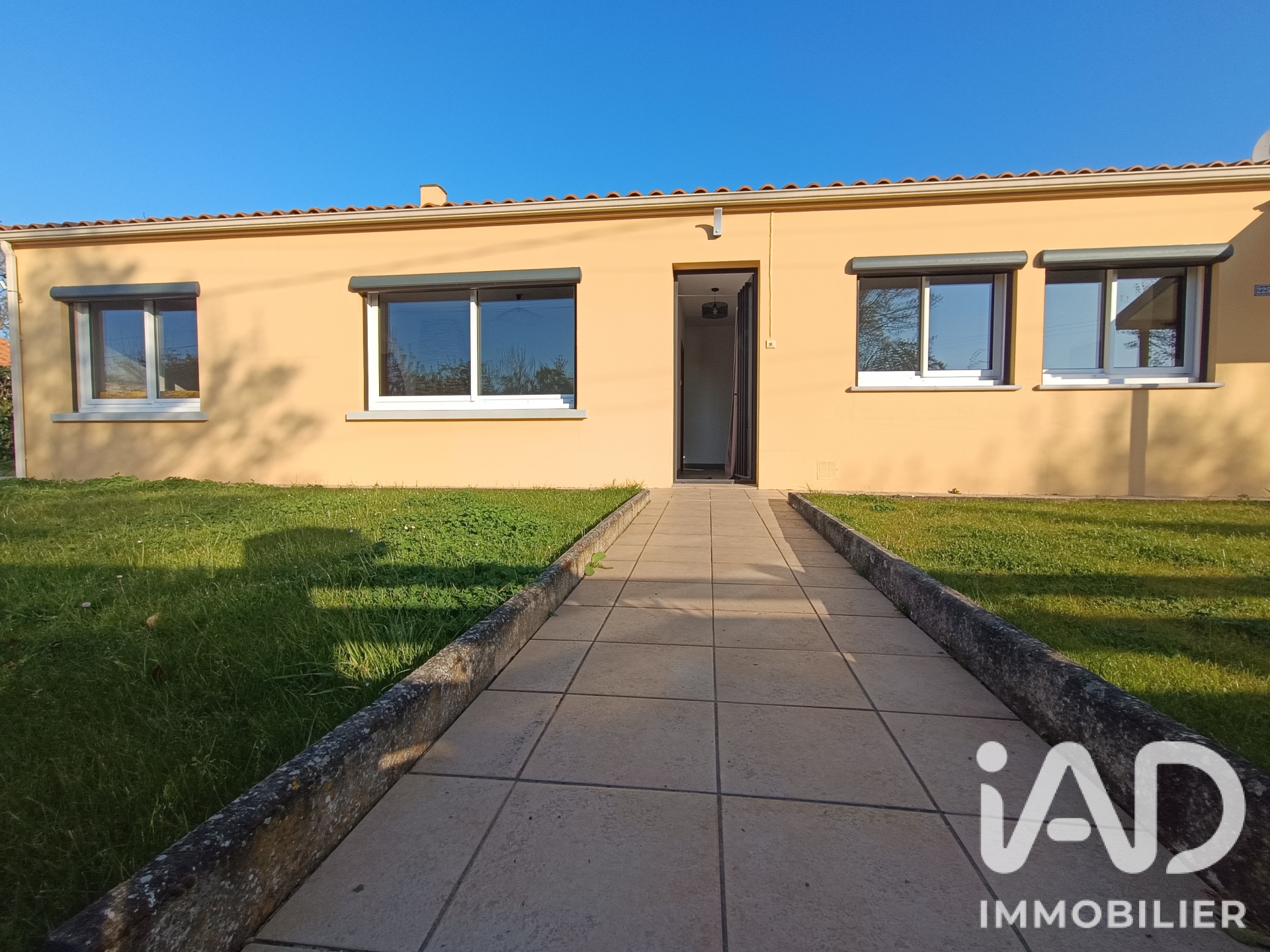 Vente maison à Le Bernard (85560) : pavillon 5 pièces 110 m² - 2058423 — 4