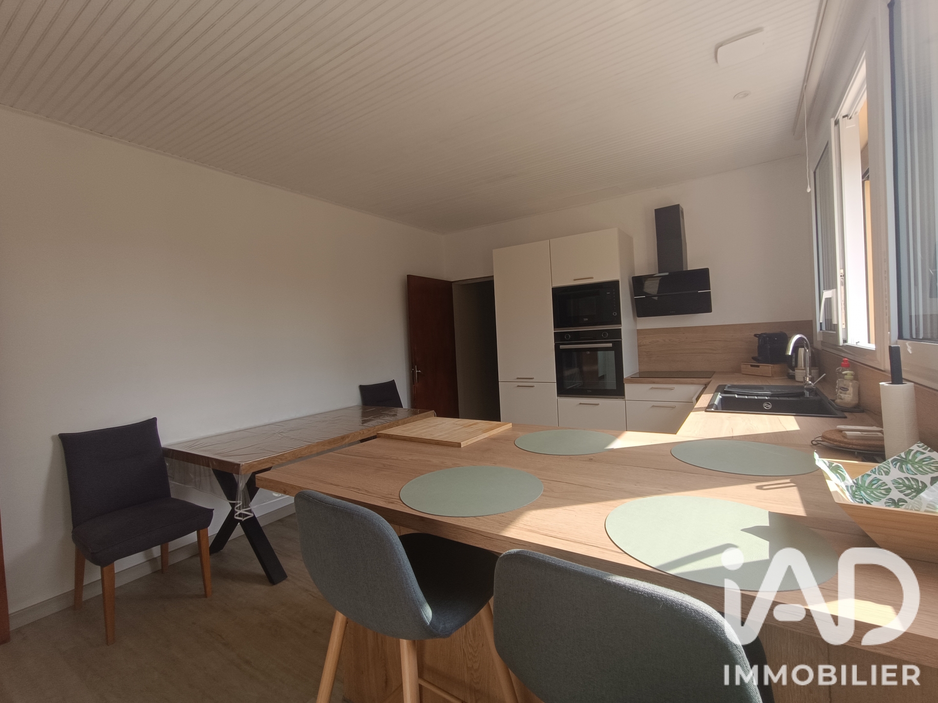 Vente maison à Le Bernard (85560) : pavillon 5 pièces 110 m² - 2058423 — 7