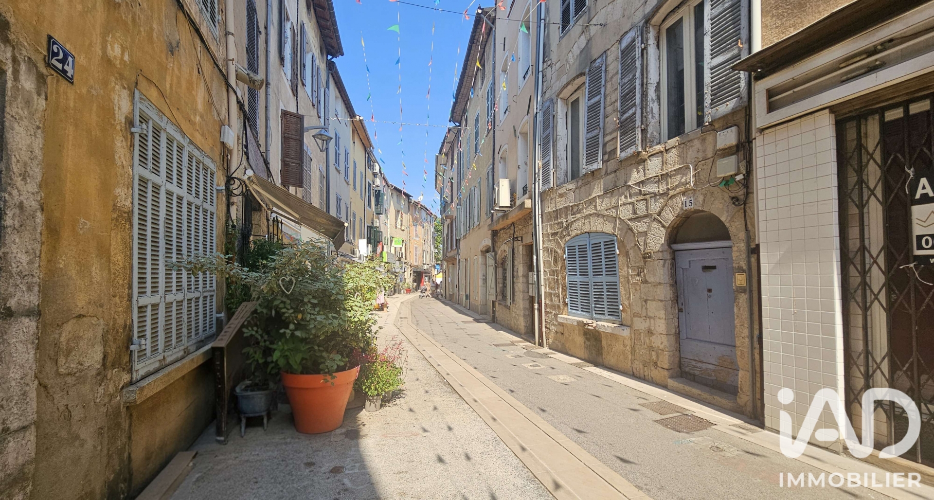 Vente appartement à Saint-Maximin-la-Sainte-Baume (83470) : duplex 2 pièces 56 m² - 2058743 — 8