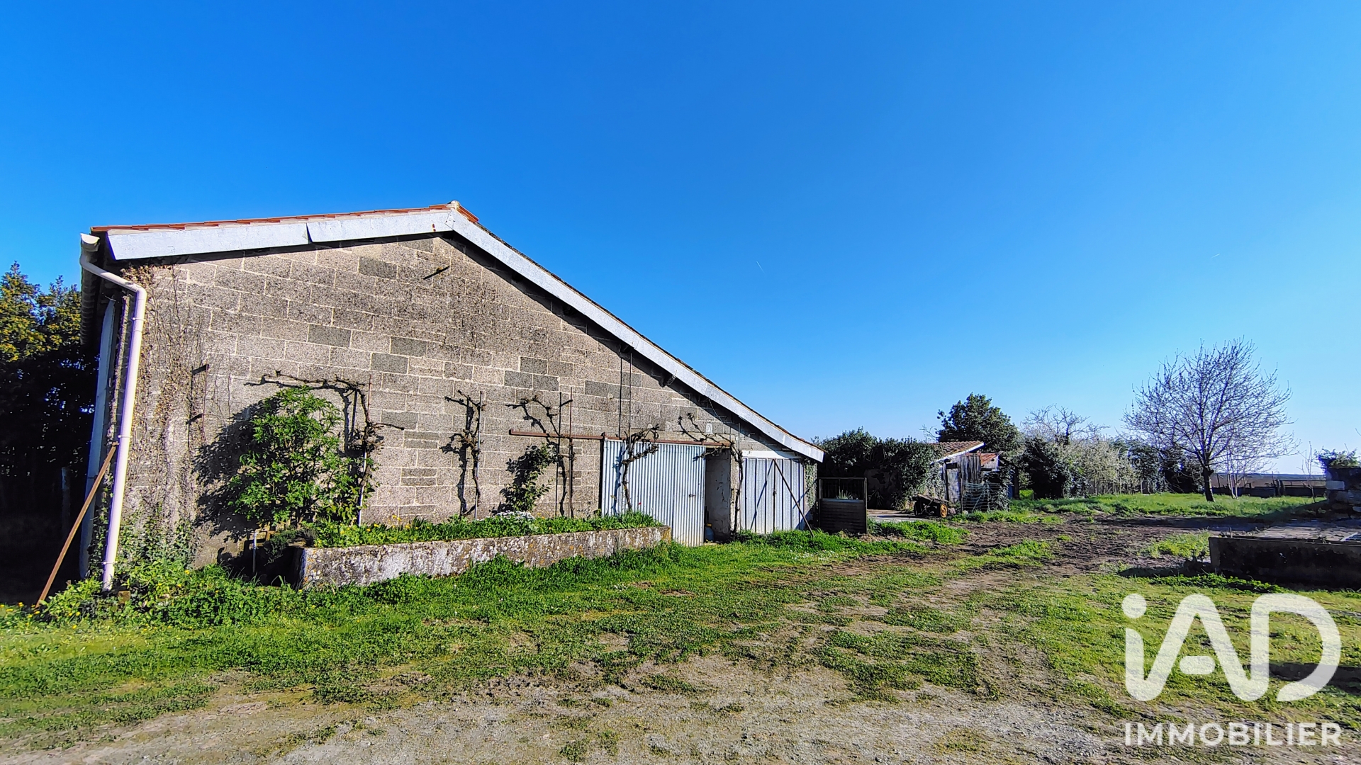 Vente maison à Fontenay-le-Comte (85200) : maison de campagne 5 pièces 101 m² - 2058953 — 5