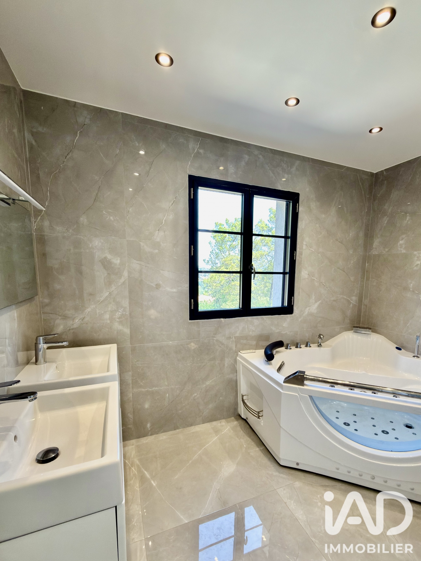 Vente maison à Flassans-sur-Issole (83340) : maison 7 pièces 232 m² - 2058735 — 13
