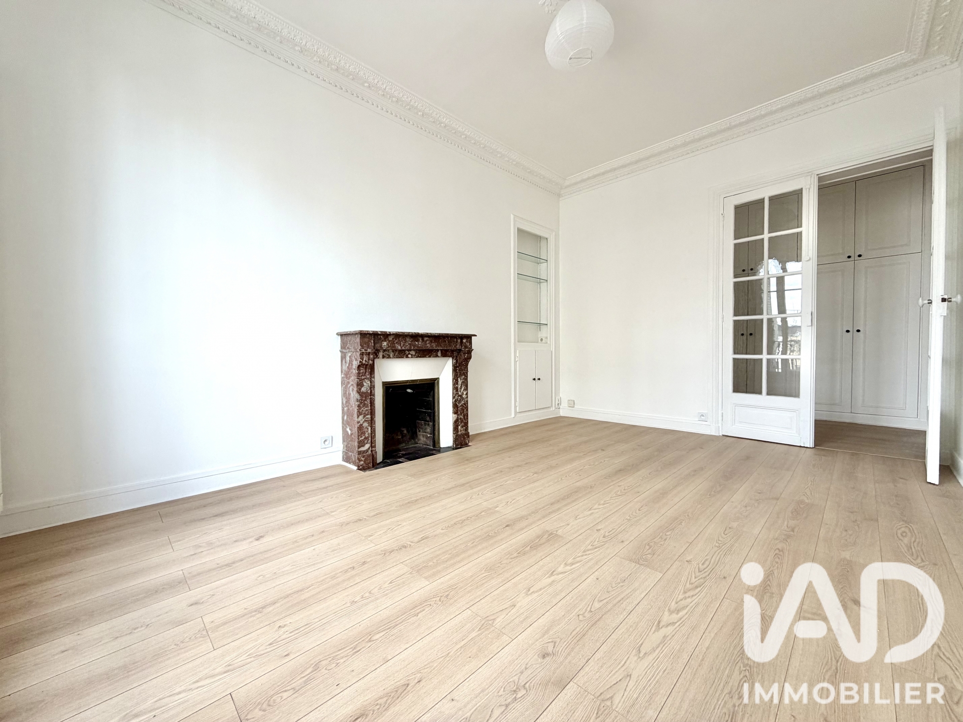 Appartement à vendre à Suresnes — 439 000 € — IAD France