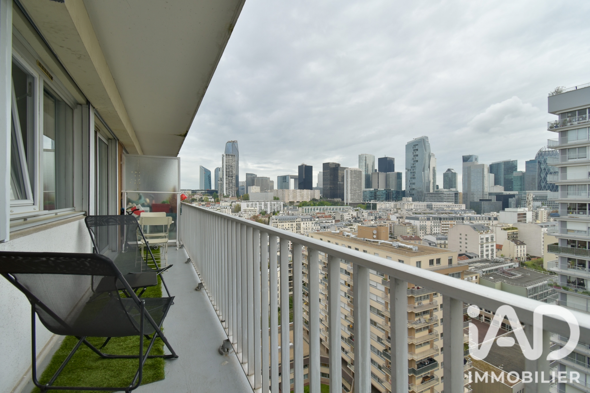 Appartement à vendre à Puteaux — 359 000 € — IAD France