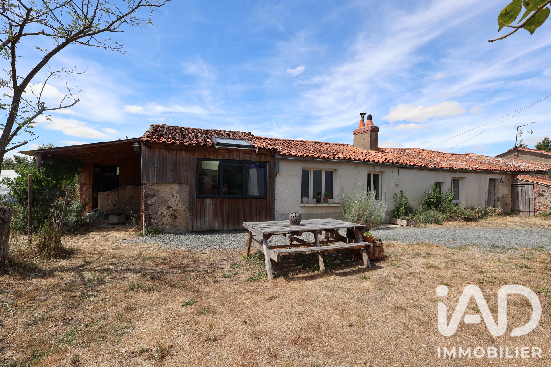 Vente maison à Val en Vignes (79290) : maison de campagne 2 pièces 75 m² - 2058601 — 25