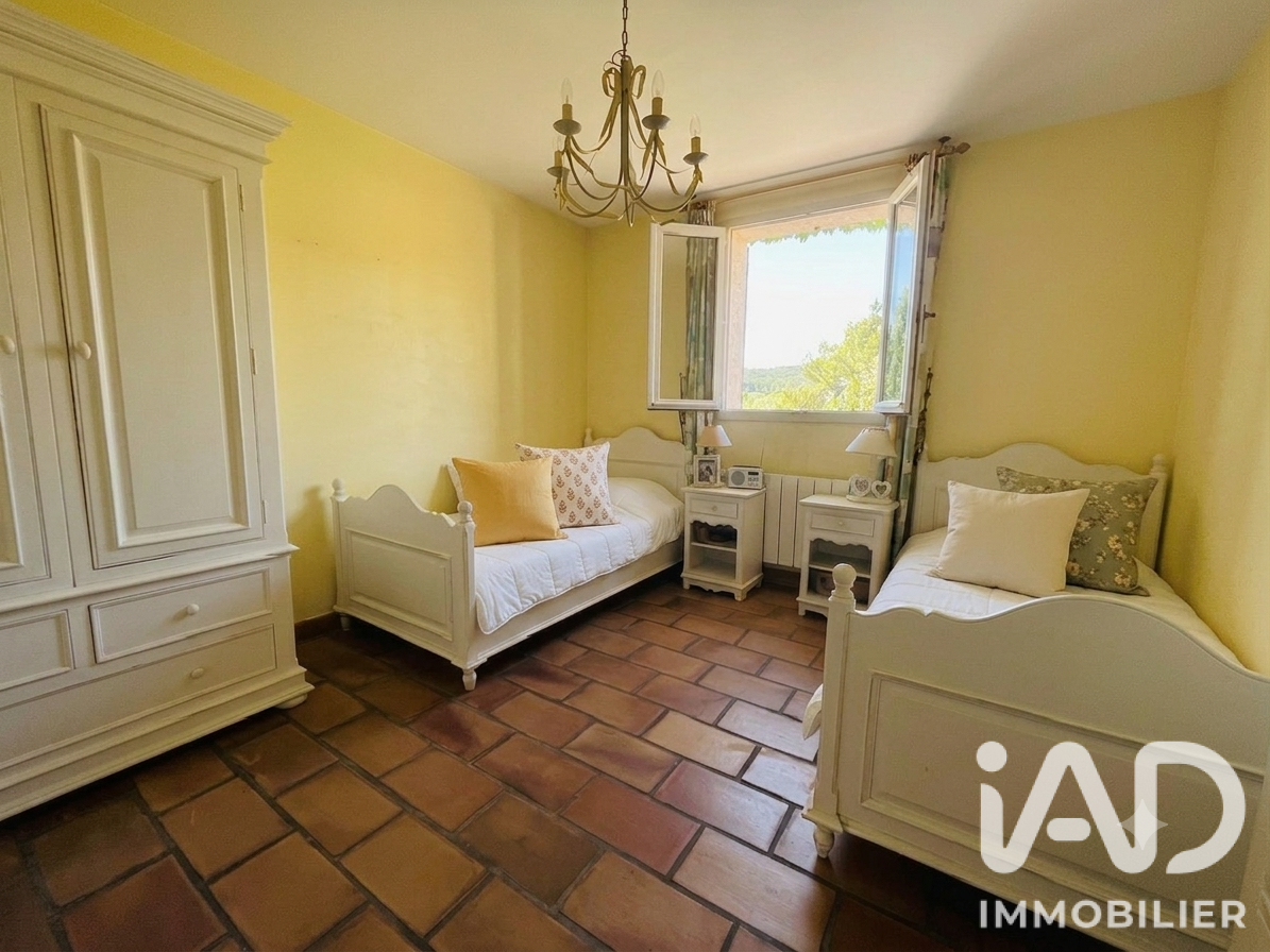Vente maison à Rognac (13340) : maison traditionnelle 5 pièces 163 m² — 14
