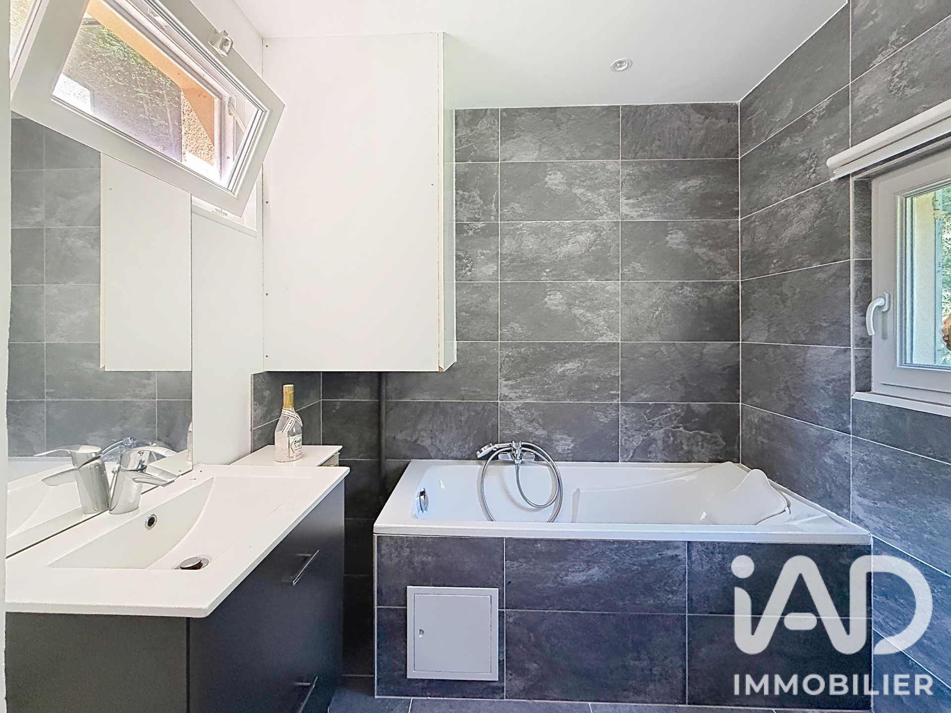 Vente appartement à ROQUEBILLIERE (06450) : appartement 5 pièces 110 m² - 2071051 — 5