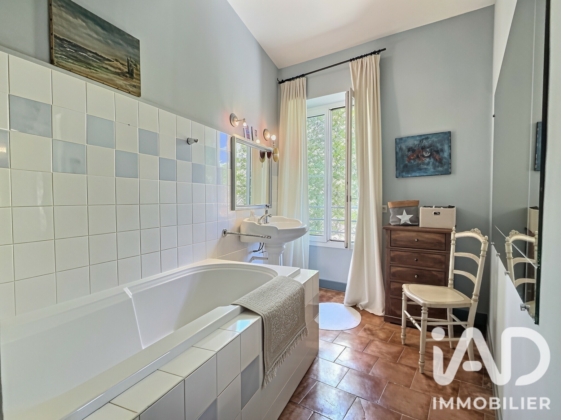 Vente maison à Mouriès (13890) : maison de village 6 pièces 205 m² - 2070684 — 13