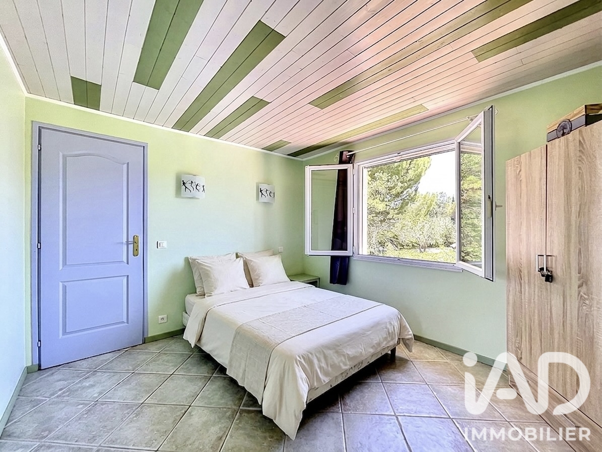 Vente maison à Bagnols-en-Forêt (83600) : maison traditionnelle 6 pièces 120 m² - 2068636 — 22