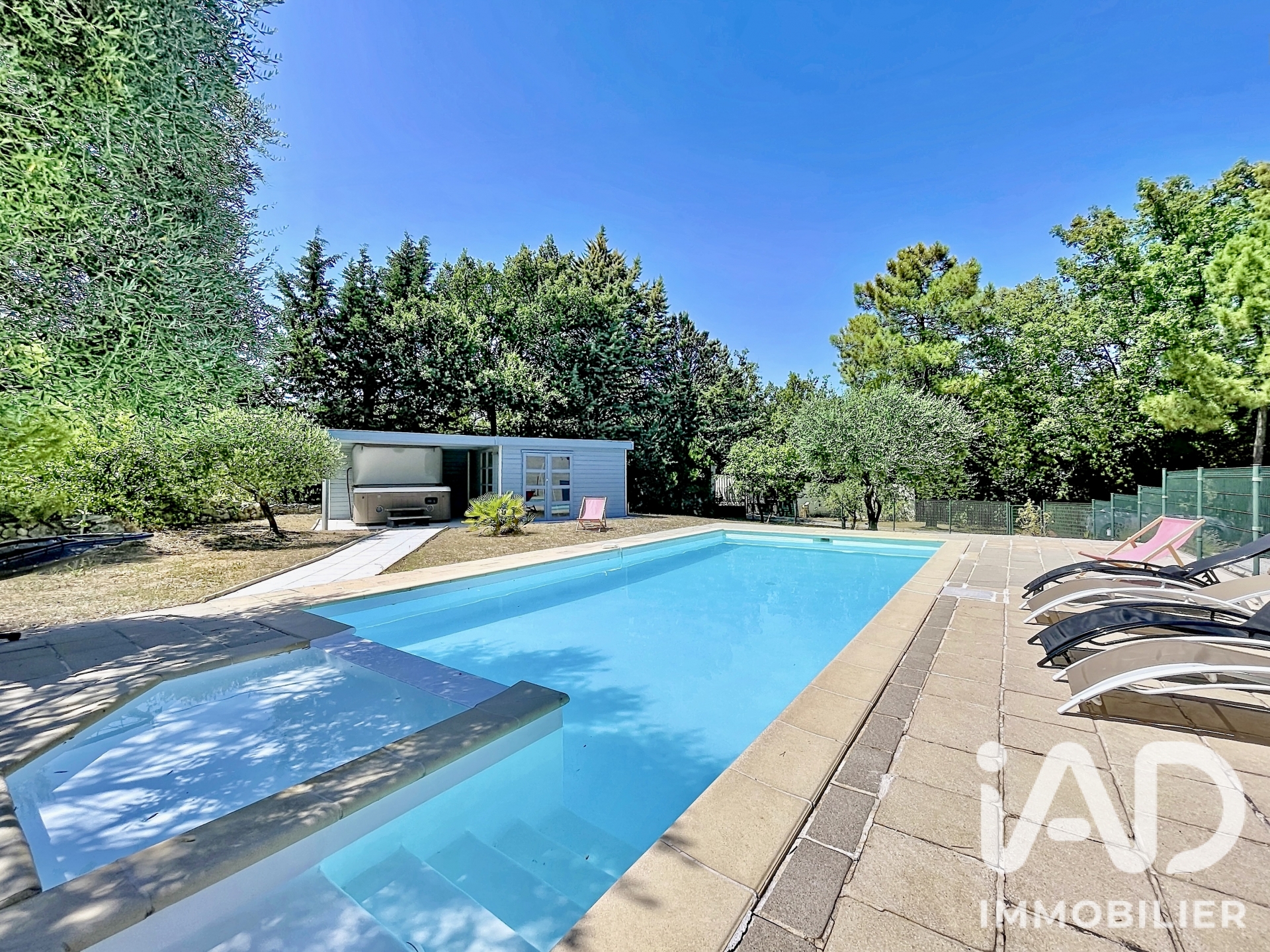 Vente maison à Bagnols-en-Forêt (83600) : maison traditionnelle 6 pièces 120 m² - 2068636 — 4