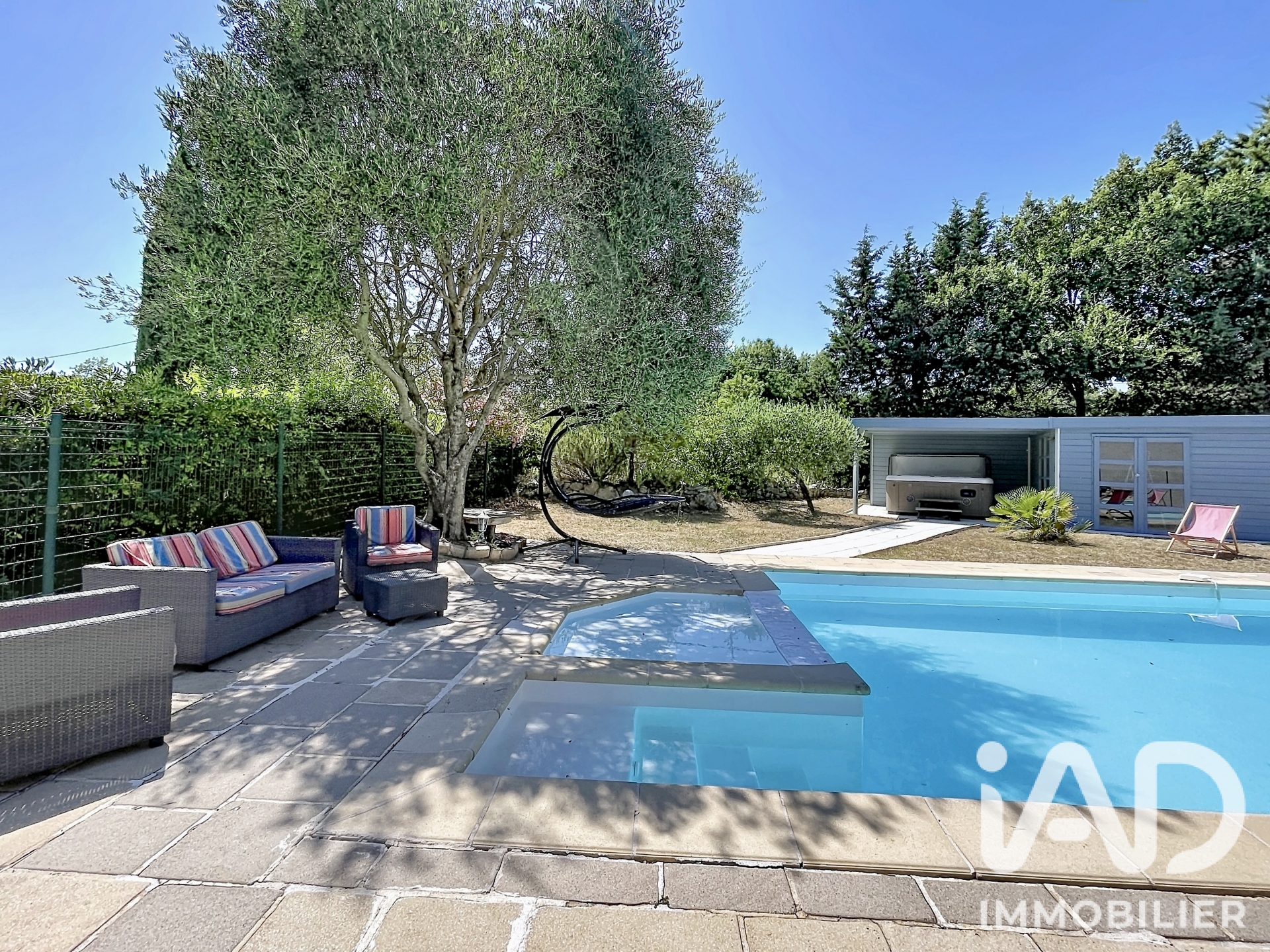 Vente maison à Bagnols-en-Forêt (83600) : maison traditionnelle 6 pièces 120 m² - 2068636 — 7