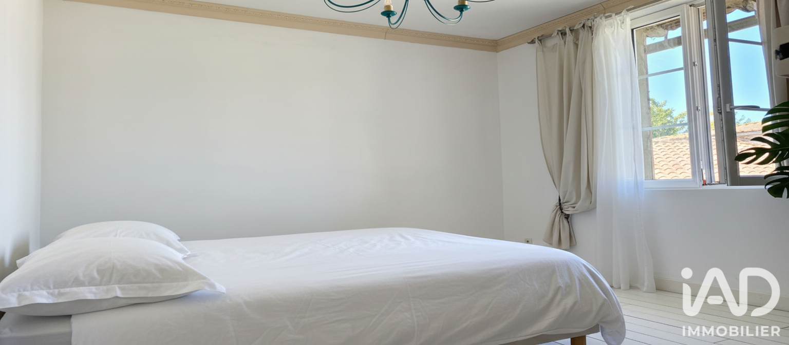 Vente maison à Saint-Jean-d'Angély (17400) : maison de ville 4 pièces 102 m² - 2071981 — 7