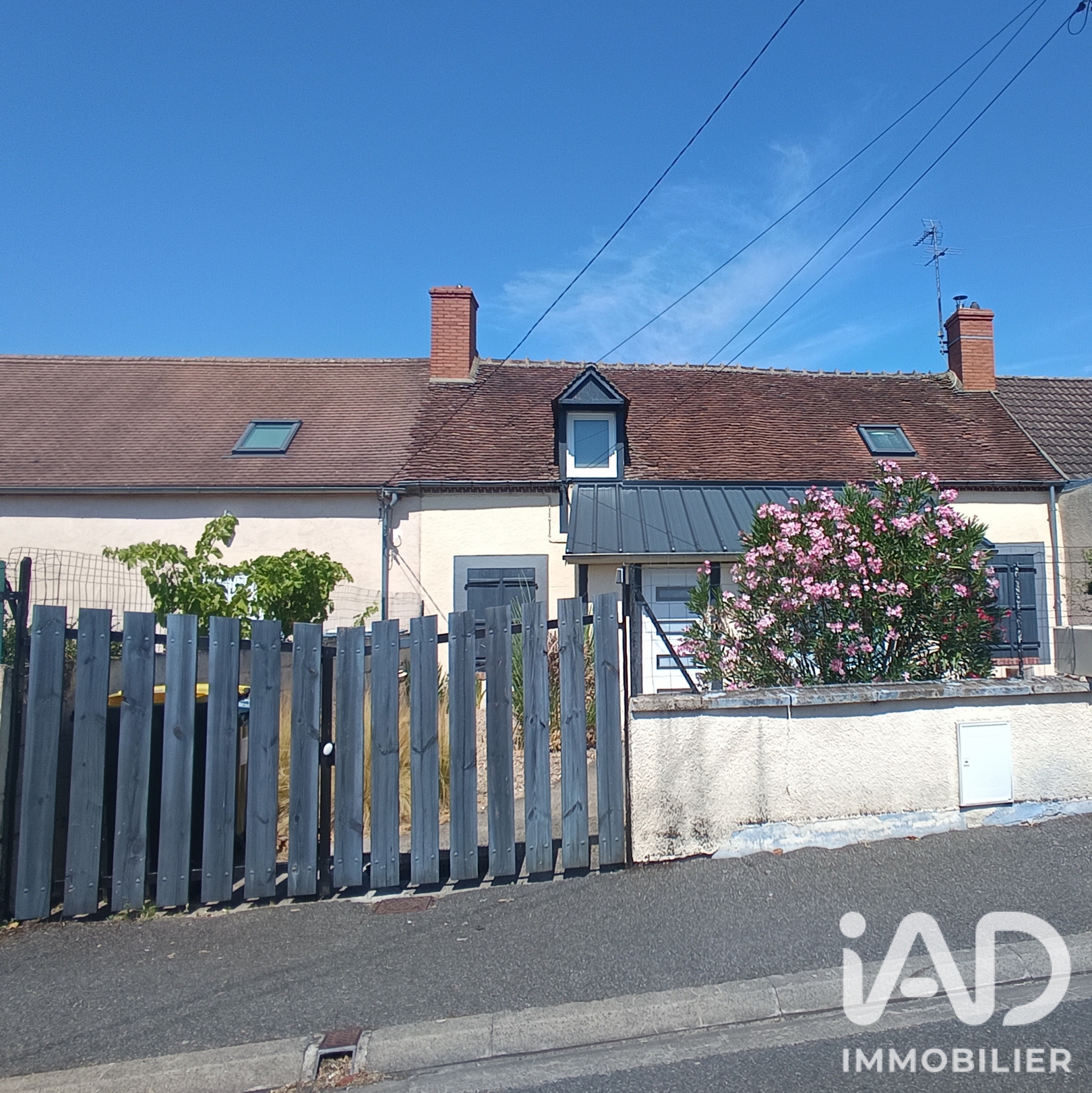 Vente maison à La Chapelle-Saint-Ursin (18570) : maison de village 3 pièces 87 m² - 2067385 — 9
