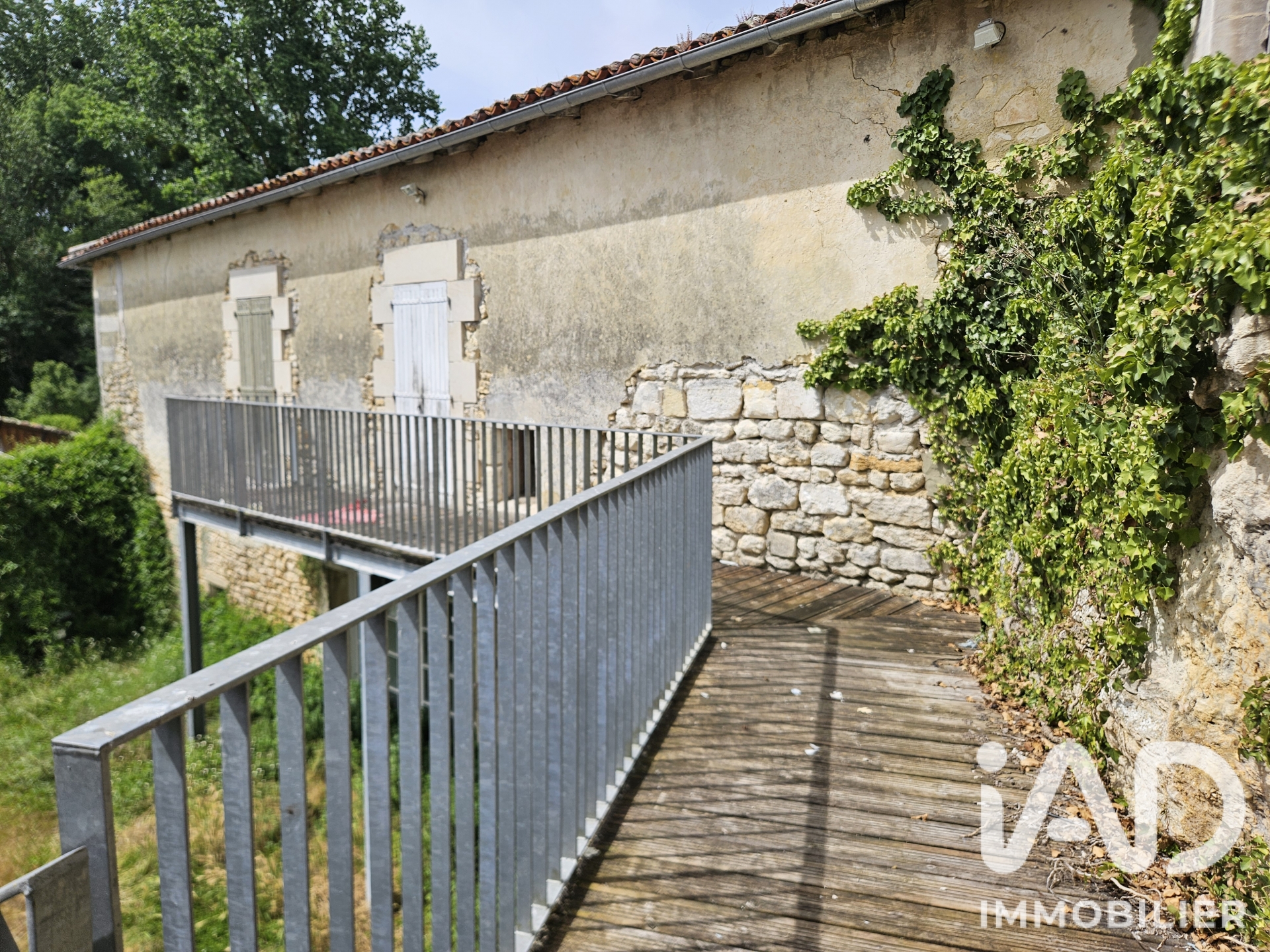 Vente immeuble 378 m² à Saint-Sauvant (17610) - 2071699 — 28