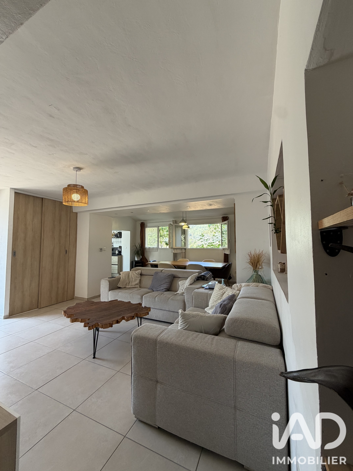 Vente maison à Cuers (83390) : maison traditionnelle 6 pièces 158 m² - 2074186 — 8