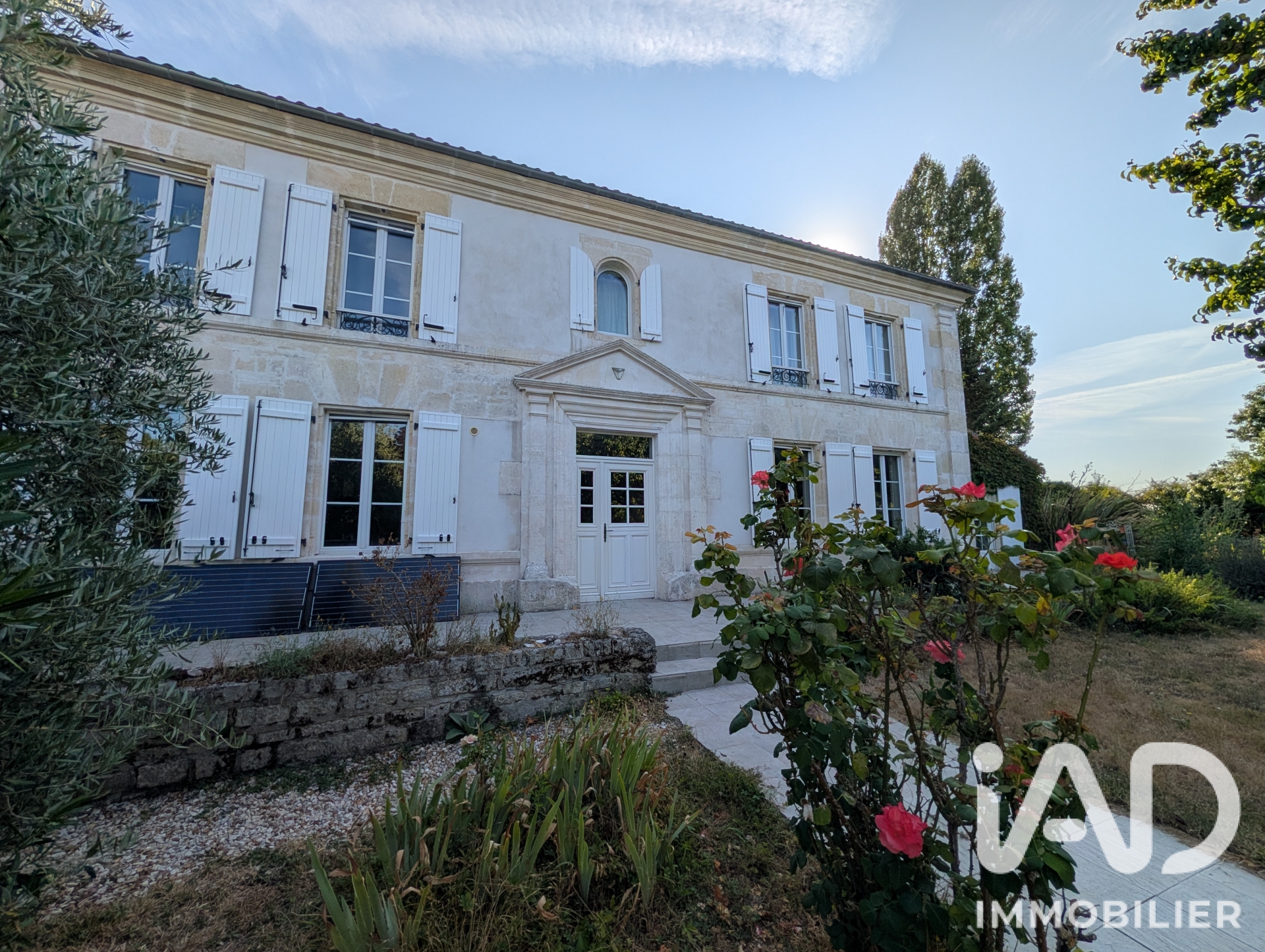 Maison à vendre à Sainte-Sévère — 330 000 € — IAD France