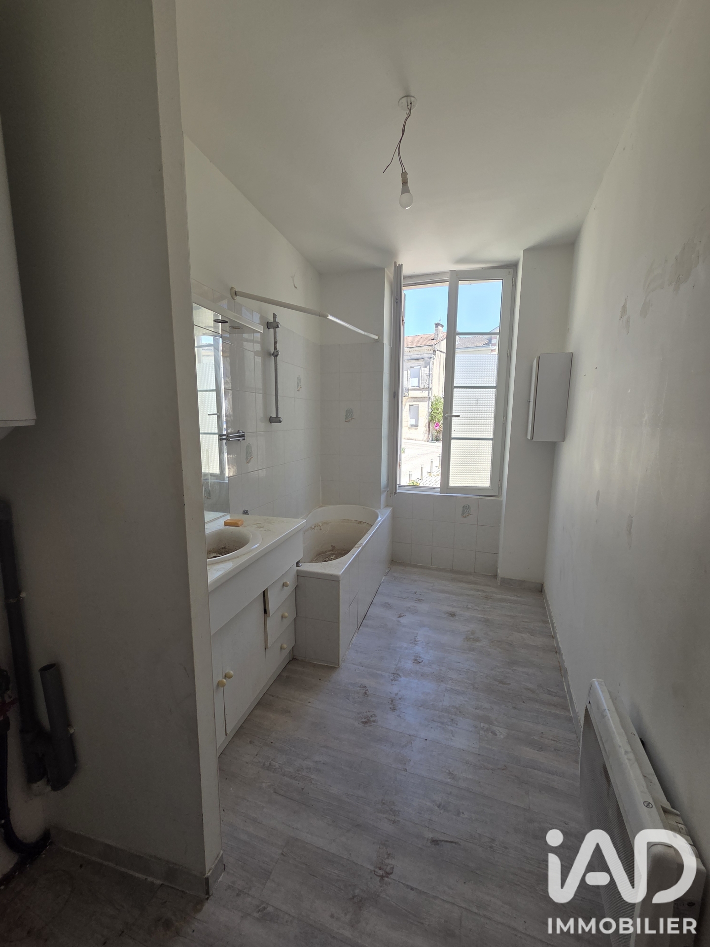 Vente immeuble 131 m² à Montguyon (17270) - 2082693 — 10