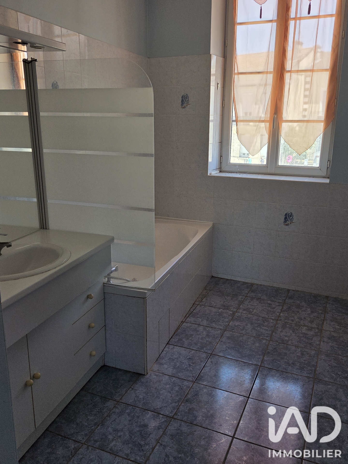 Vente immeuble 131 m² à Montguyon (17270) - 2082693 — 16