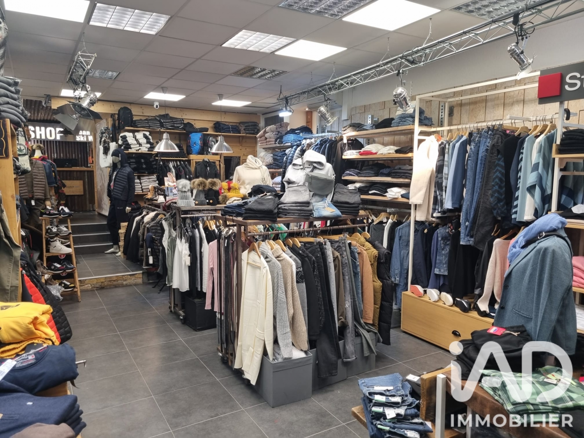 Vente Habillement, Textile 145 m²