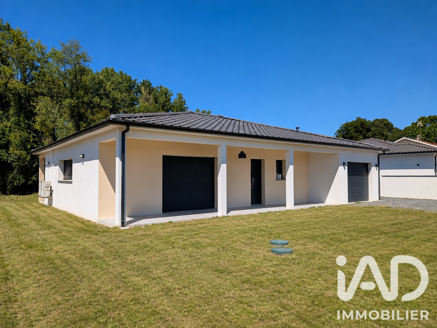 Maison à vendre à Saint-Seurin-sur-l'Isle — 248 900 € — IAD France