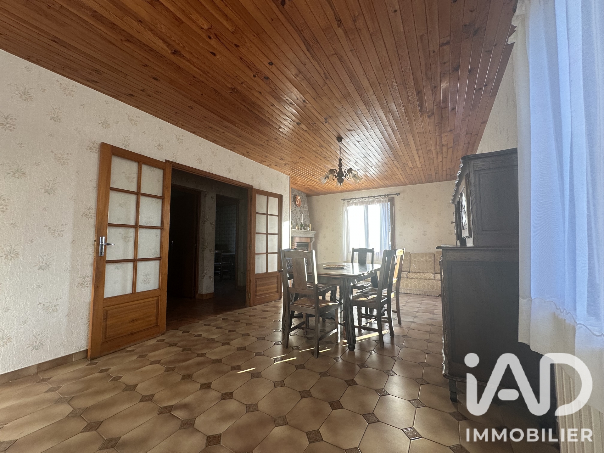 Vente maison à Besse-et-Saint-Anastaise (63610) : maison de ville 9 pièces 191 m² - 2070791 — 10