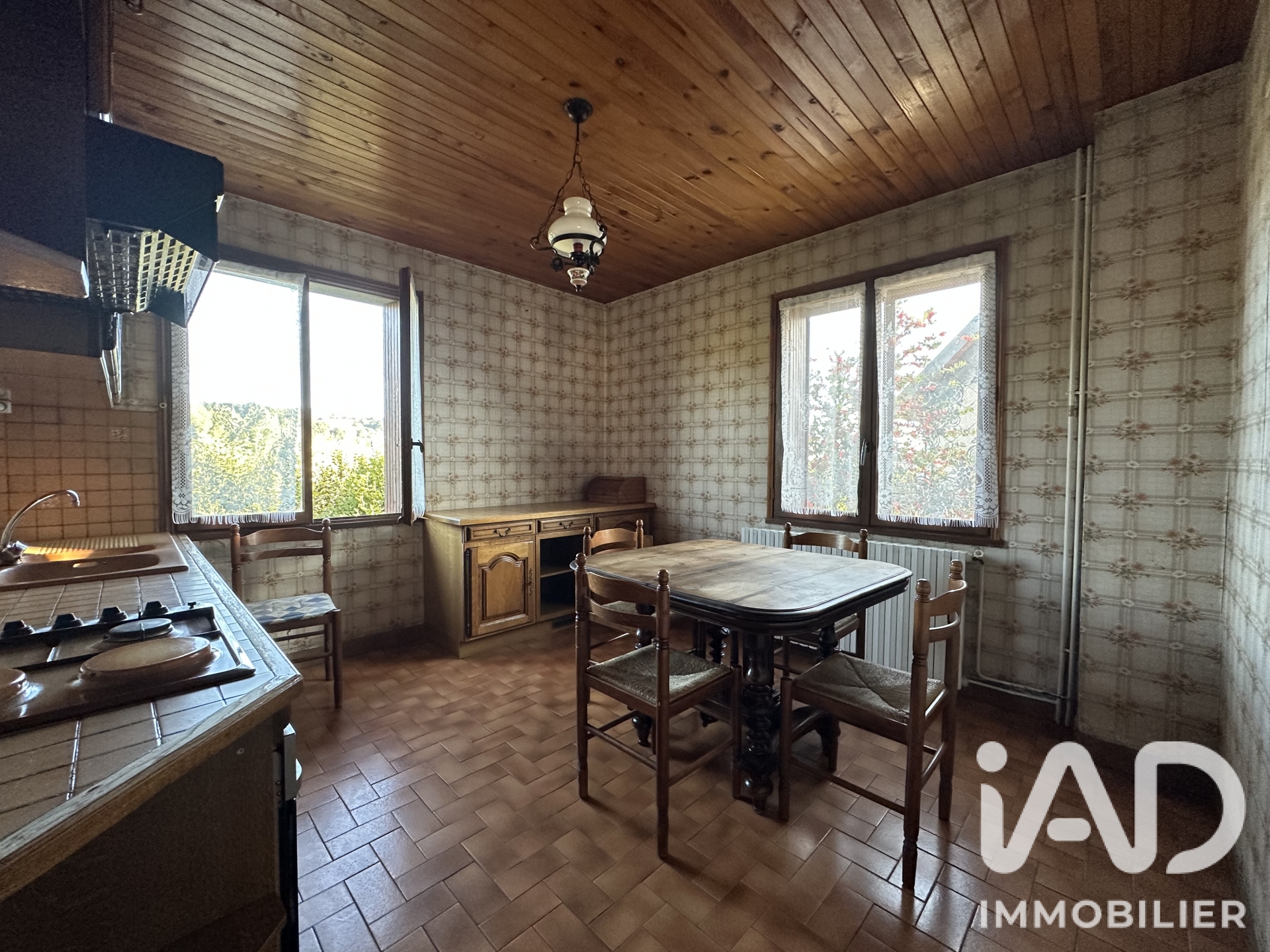 Vente maison à Besse-et-Saint-Anastaise (63610) : maison de ville 9 pièces 191 m² - 2070791 — 8