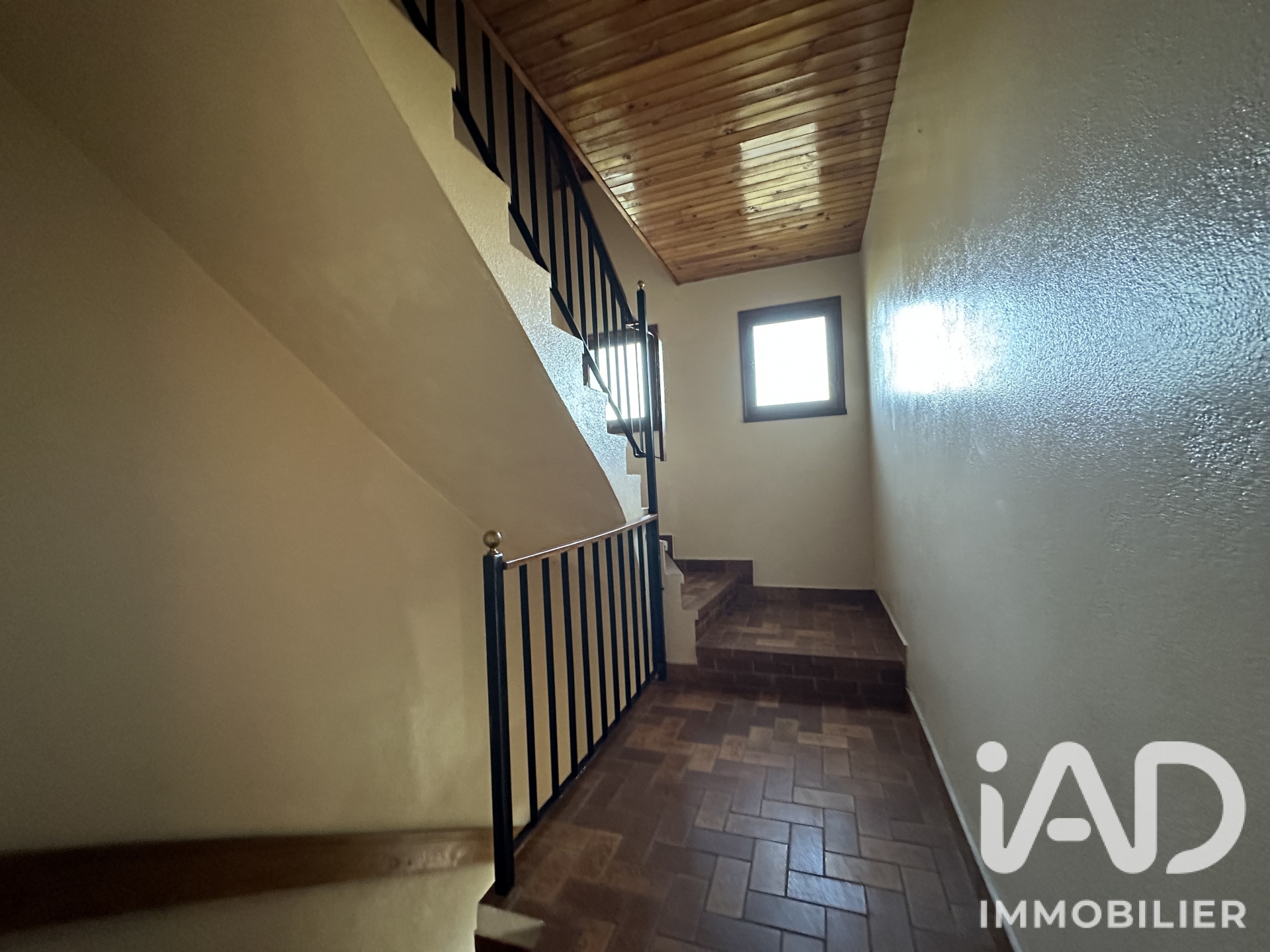 Vente maison à Besse-et-Saint-Anastaise (63610) : maison de ville 9 pièces 191 m² - 2070791 — 6