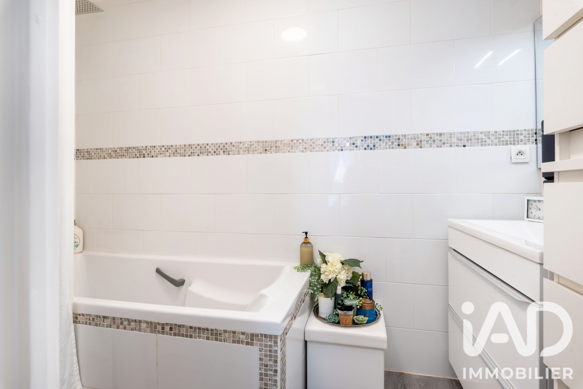 Vente appartement à Chassieu (69680) : appartement 2 pièces 46 m² - 2087286 — 8