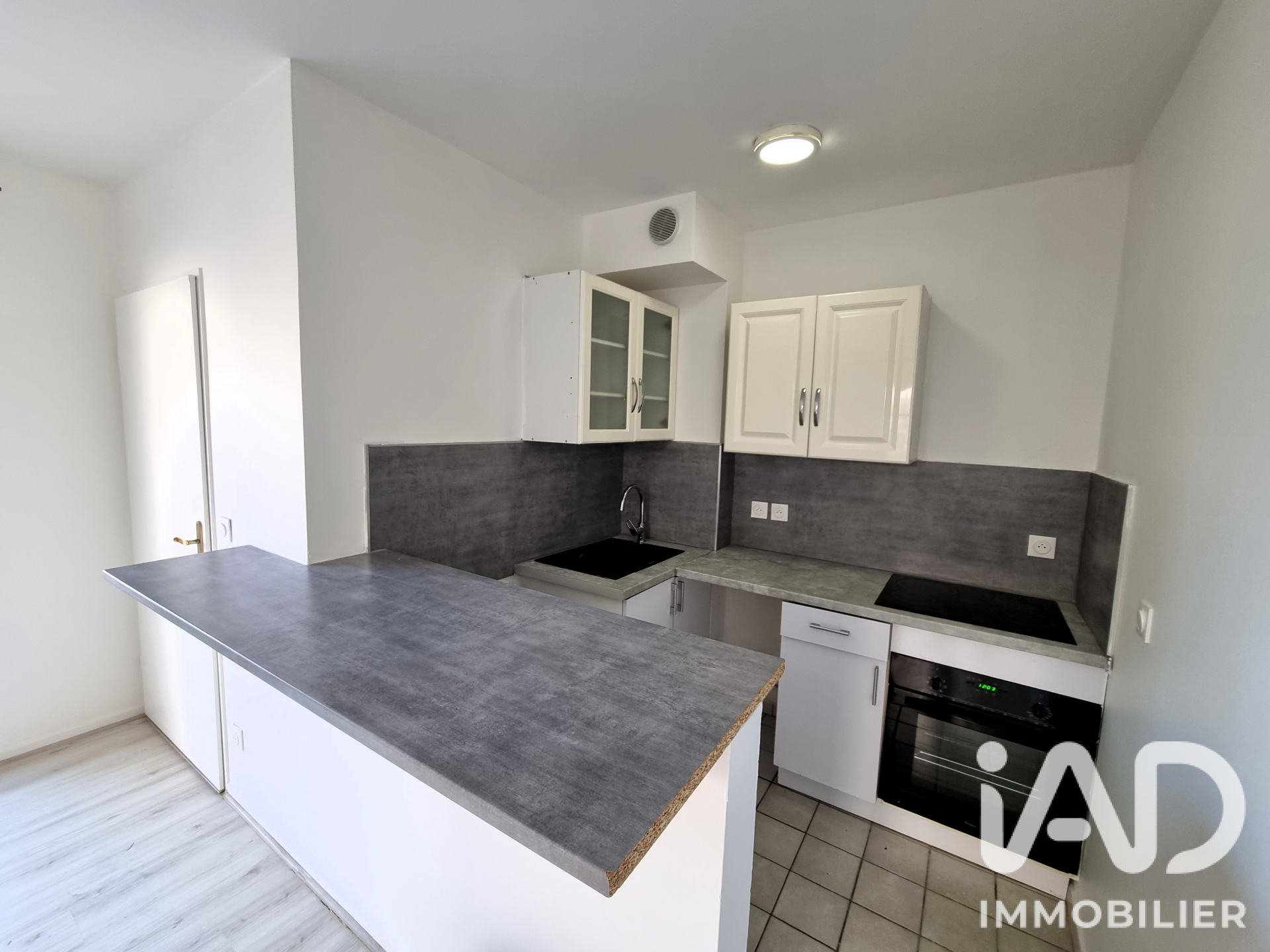 Vente appartement à Voisins-le-Bretonneux (78960) : appartement 1 pièce 29 m² - 2095018 — 6