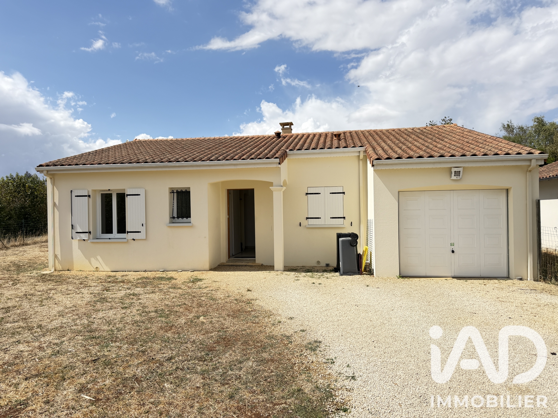 Maison à vendre à Vivonne — 180 000 € — IAD France