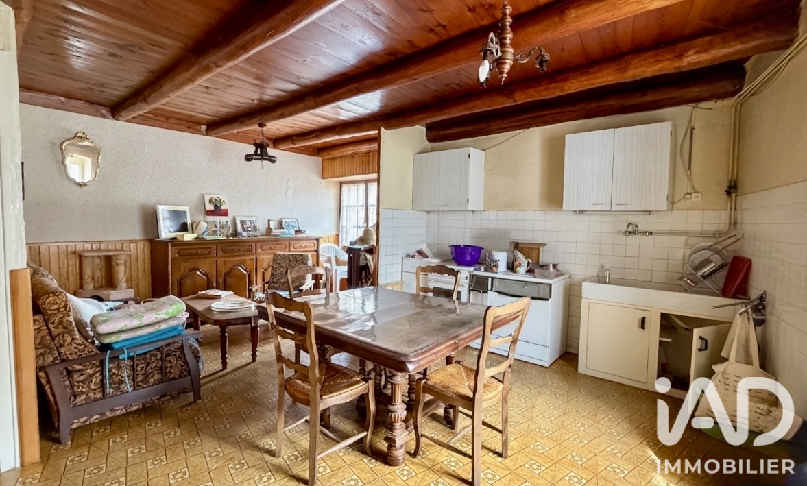 Vente maison à Yssingeaux (43200) : maison de village 6 pièces 80 m² - 2089147 — 4