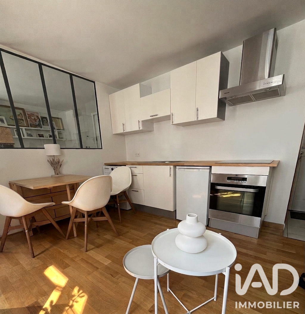 Appartement à vendre à Paris — 364 000 € — IAD France