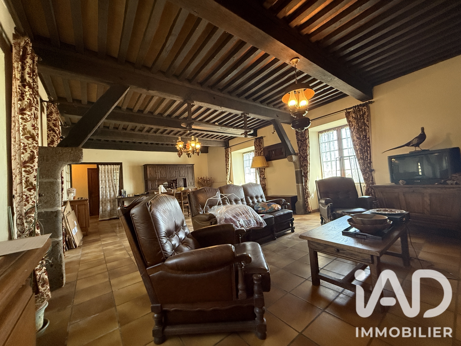 Vente maison à Saint-Hippolyte (12140) : maison de campagne 10 pièces 235 m² - 2084549 — 12