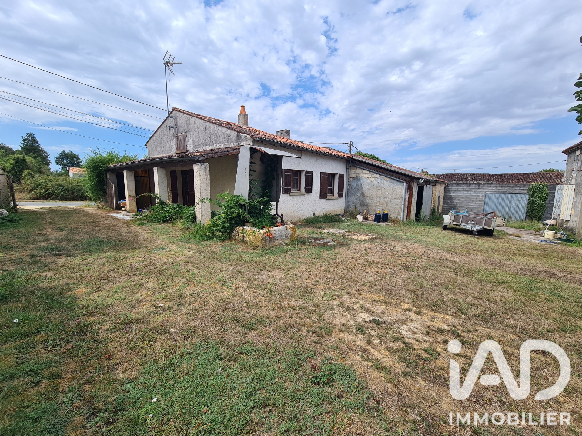 Maison à vendre à Taillebourg — 56 000 € — IAD France