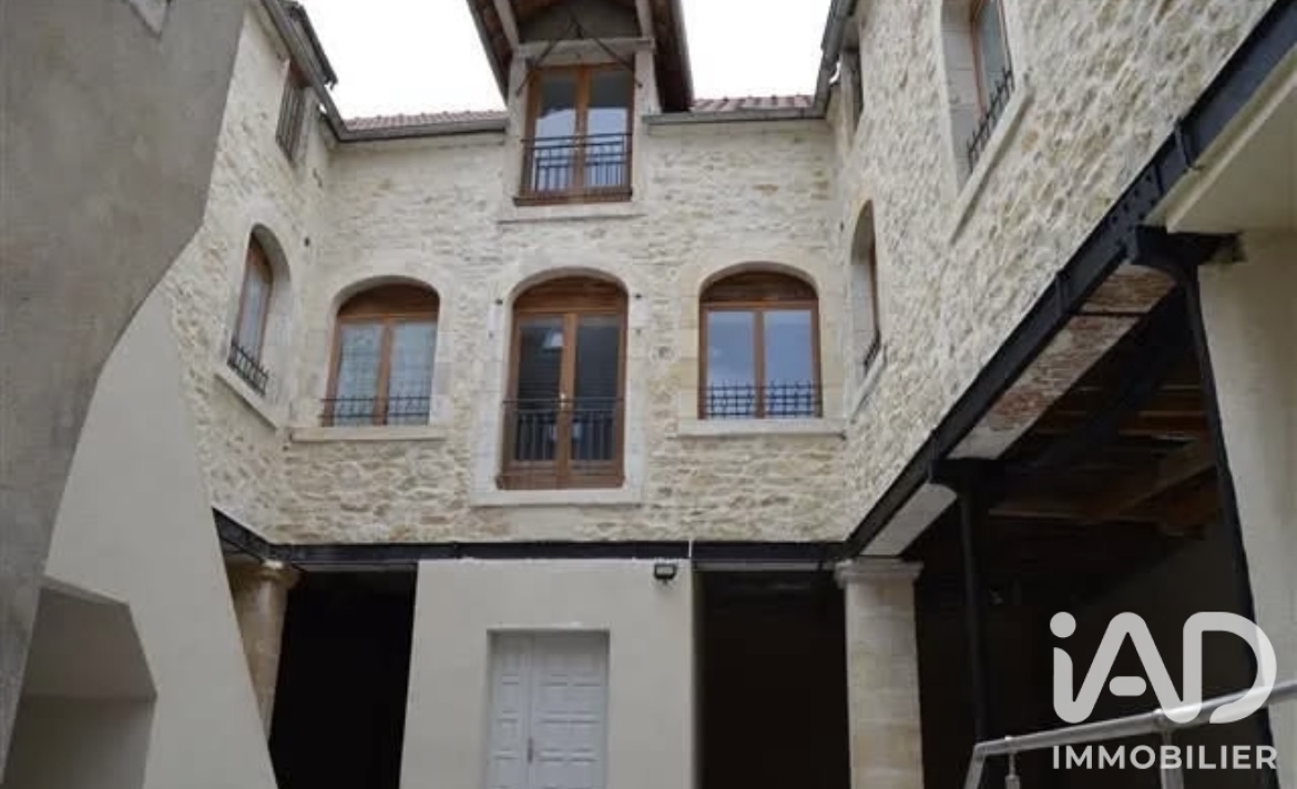 Appartement à vendre à Saint-Amand-Montrond — 44 000 € — IAD France
