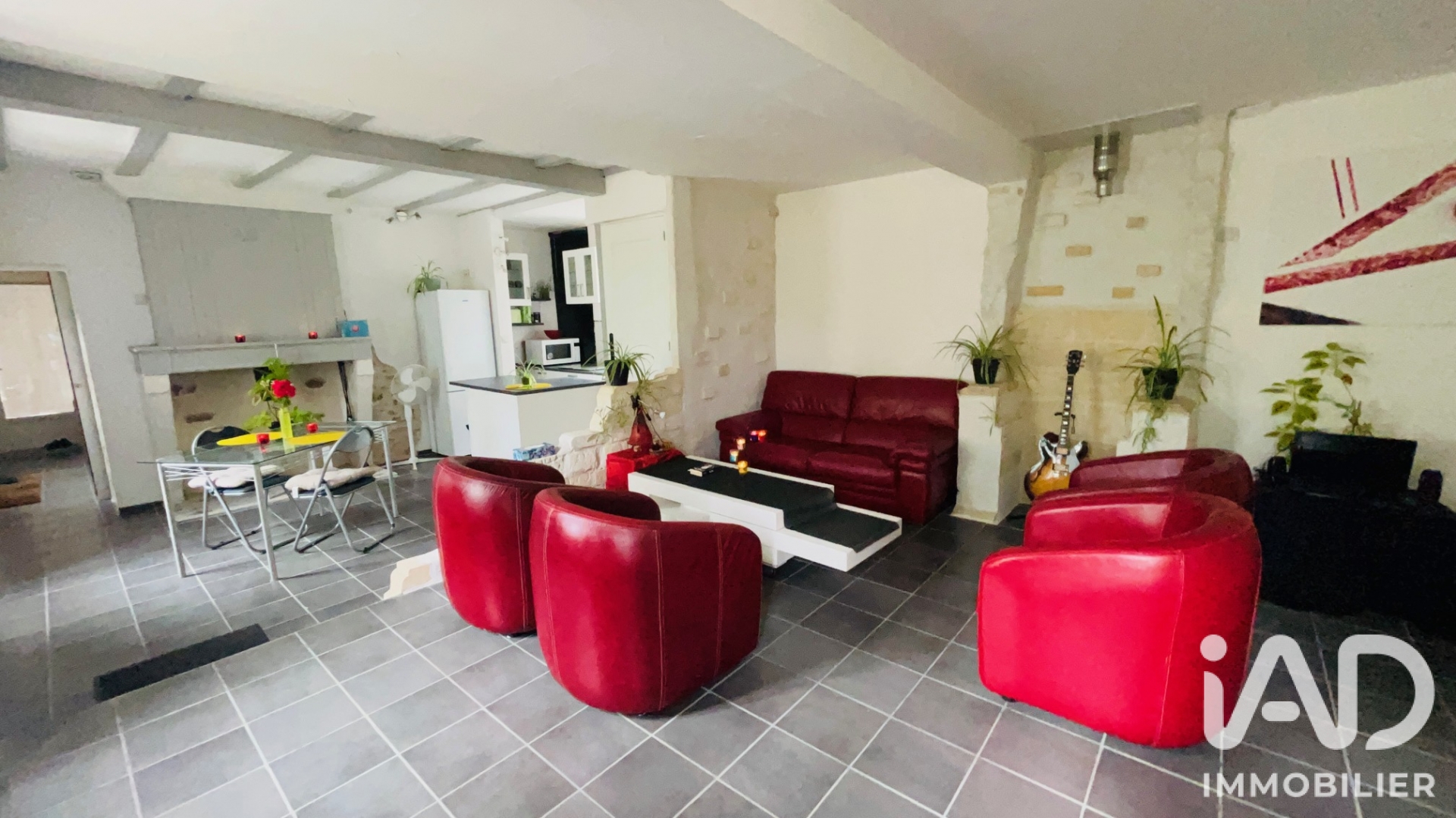 Maison à vendre à Saint-Paul — 300 000 € — IAD France