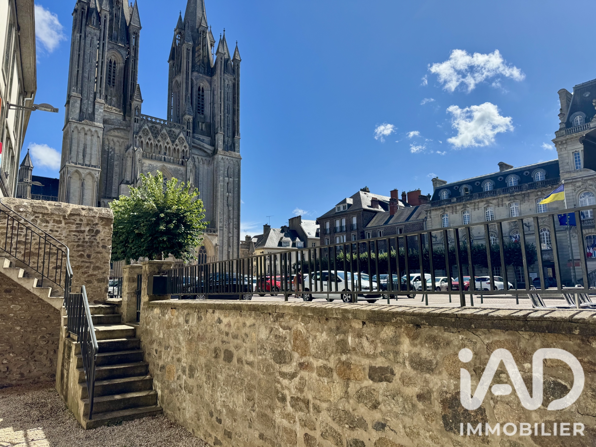Maison à vendre à Coutances — 375 000 € — IAD France