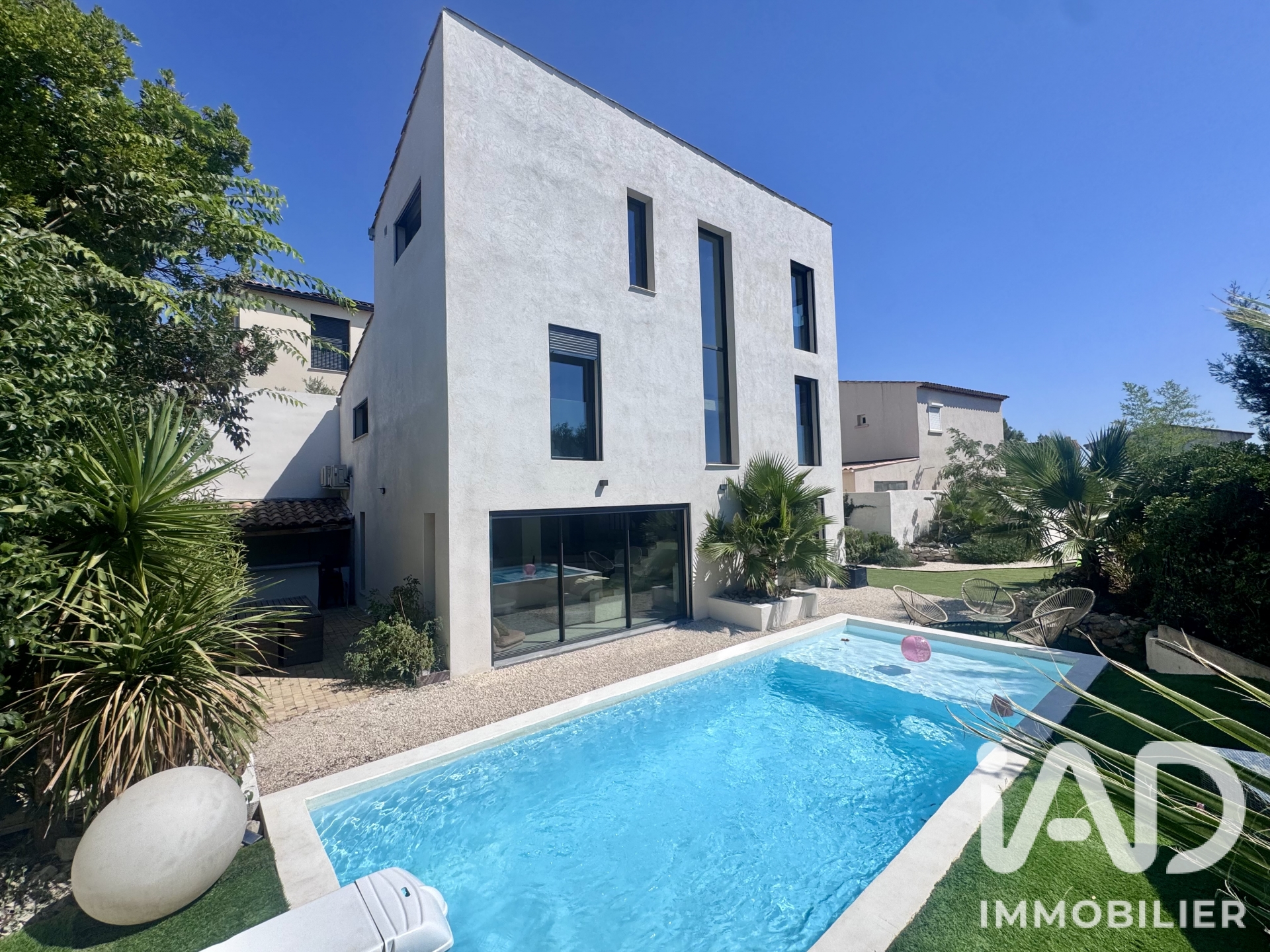 Maison à vendre à Salon-de-Provence — 795 000 € — IAD France