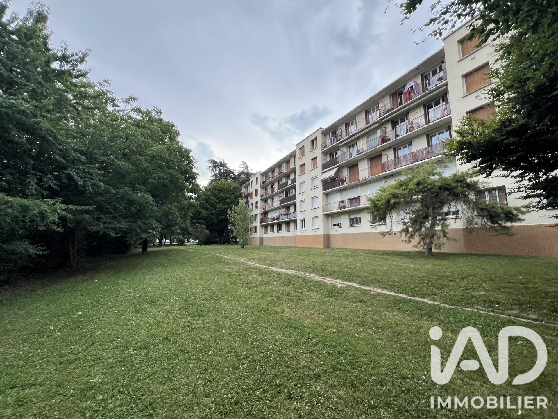 Vente appartement à Échirolles (38130) : appartement 4 pièces 67 m² - 2100085 — 9