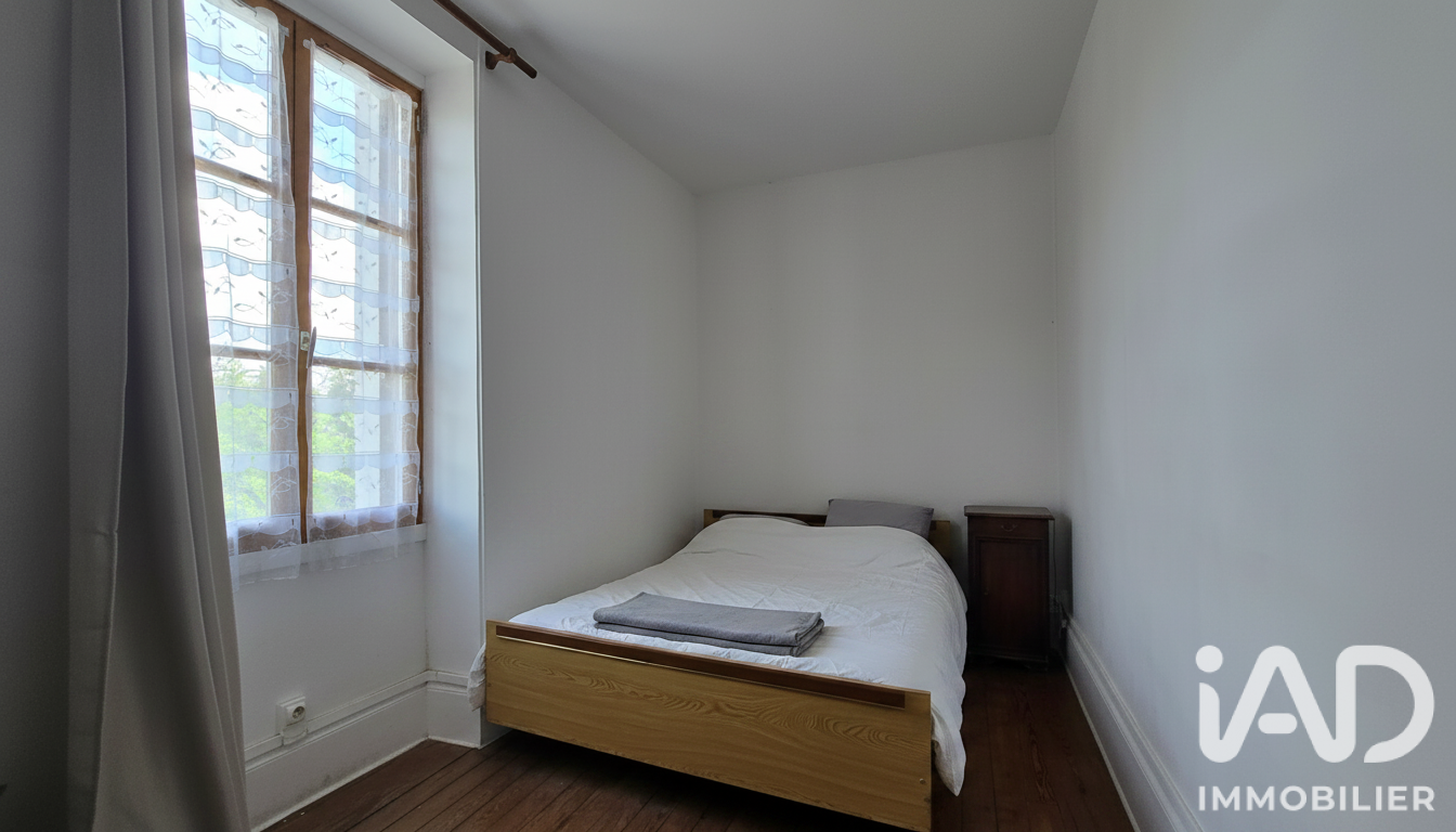 Vente maison à Saint-Amand-Montrond (18200) : maison de ville 3 pièces 71 m² - 2085412 — 13