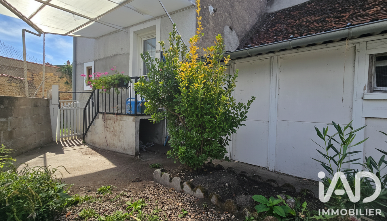 Vente maison à Saint-Amand-Montrond (18200) : maison de ville 3 pièces 71 m² - 2085412 — 15