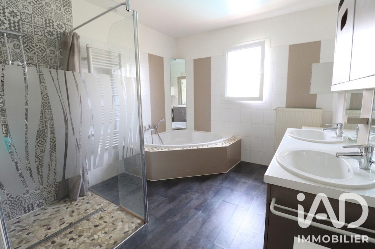 Vente maison à Vertaizon (63910) : maison 6 pièces 150 m² - 2088540 — 20