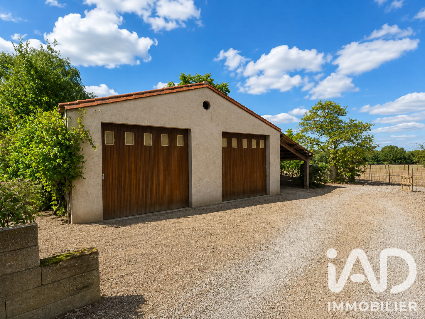 Vente Garage 73 m²