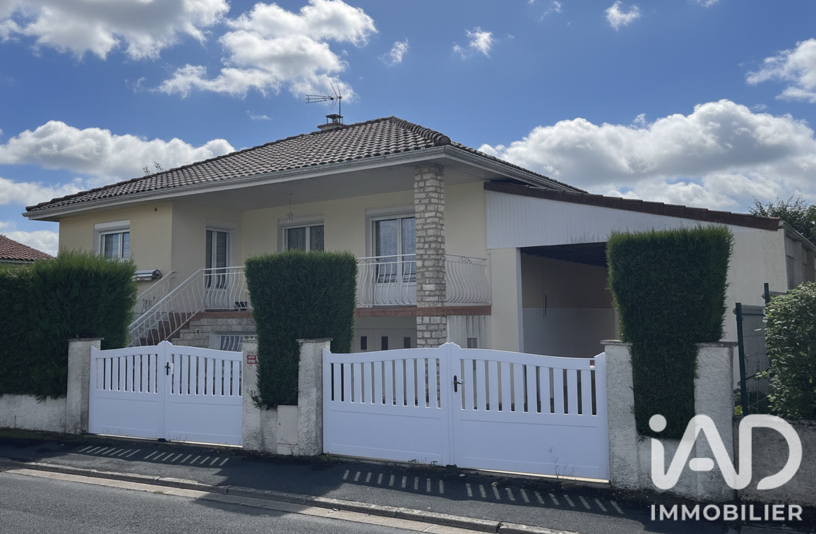 Vente maison à Fontaine-le-Comte (86240) : maison 7 pièces 138 m² - 2094922 — 11