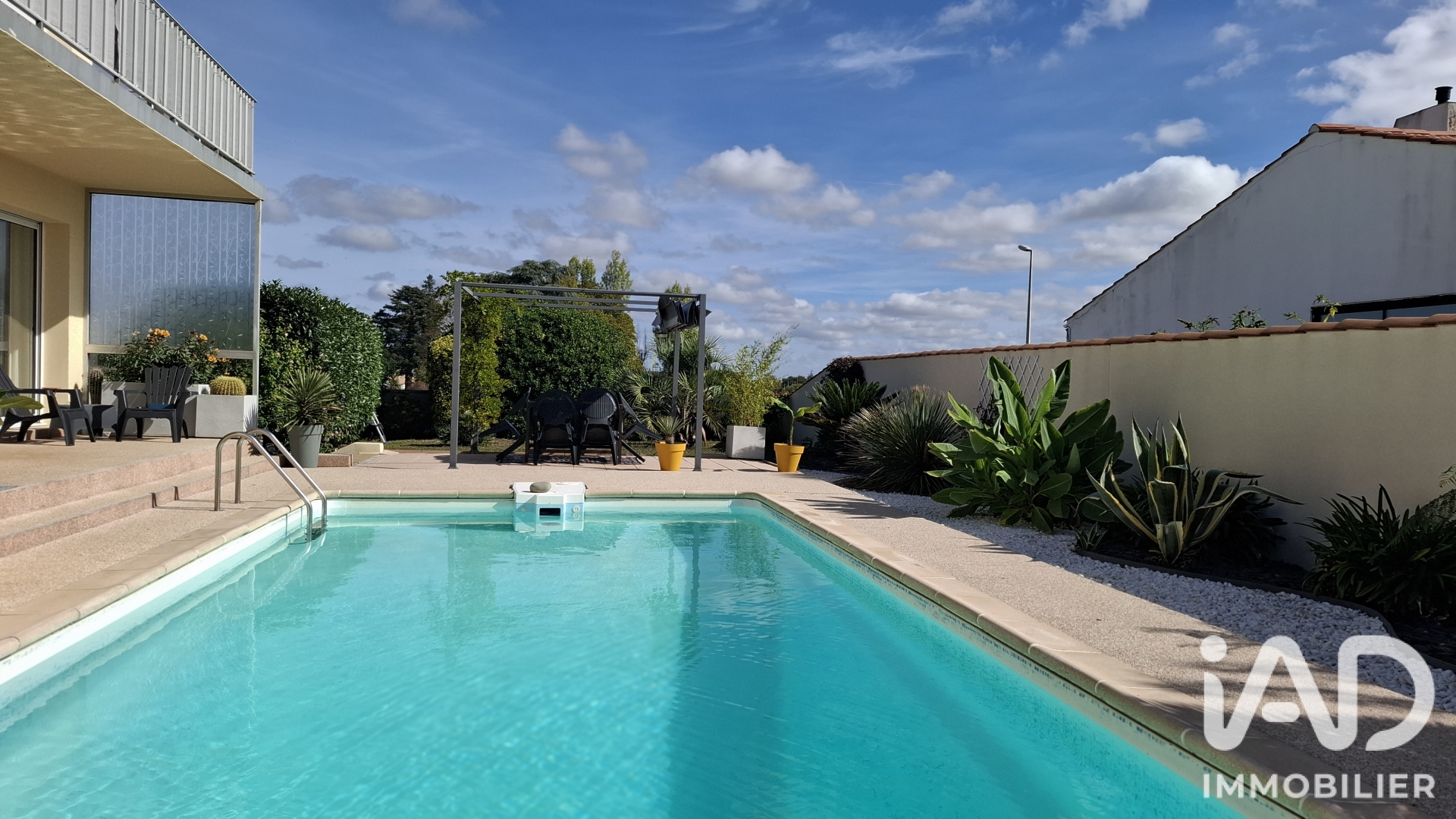Vente maison à Dompierre-sur-Mer (17139) : maison d'architecte 7 pièces 200 m² - 2100924 — 16
