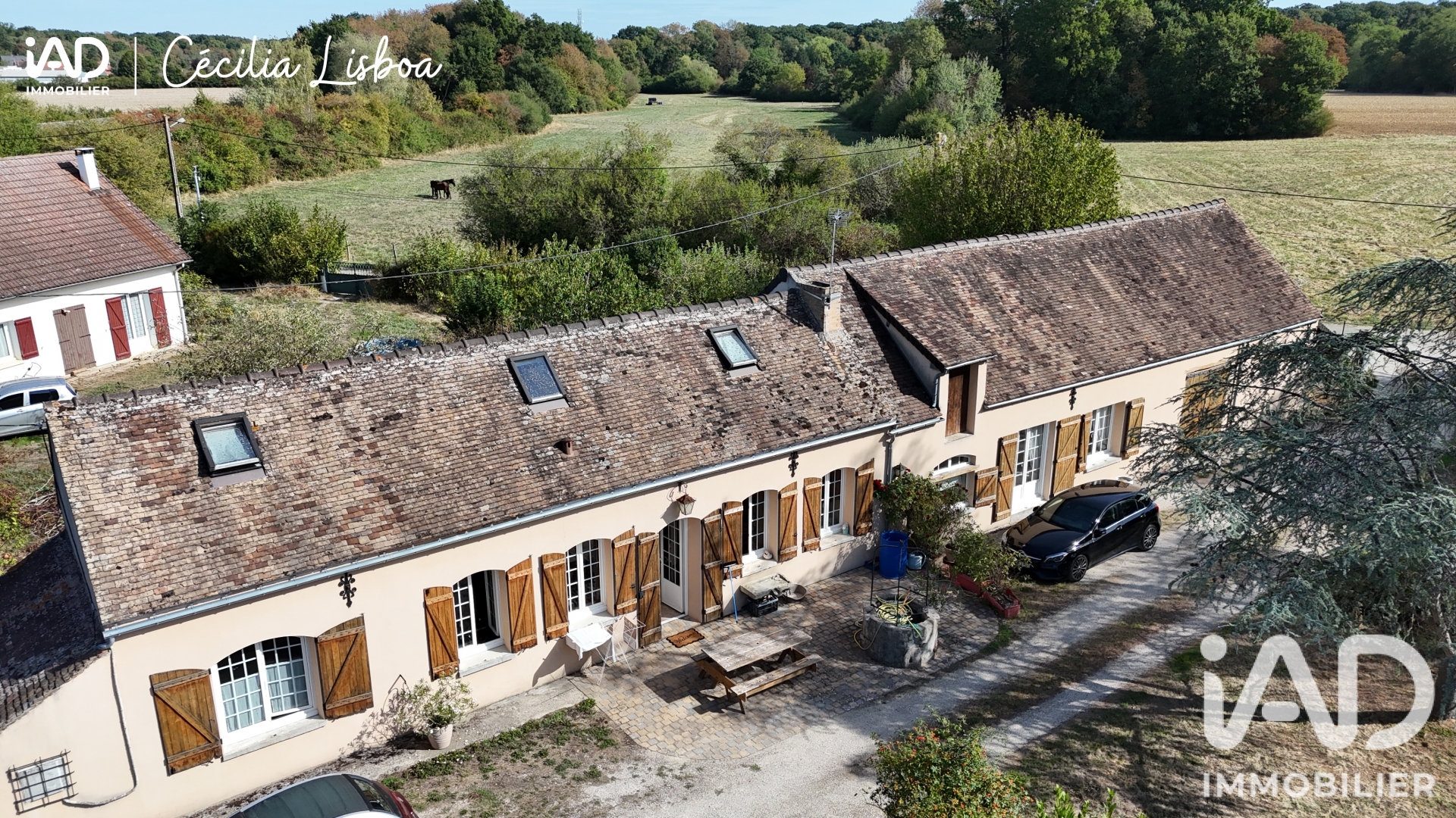 Maison à vendre à Saint-Valérien — 259 000 € — IAD France